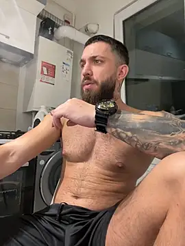 Snapshot of LoveIsBlind_ chatting on 10.20.25 LoveIsBlind  online show from 10.20.25