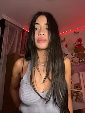 lina pink online show from 12.18.24