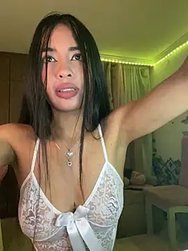 lina pink online show from 03.16.25