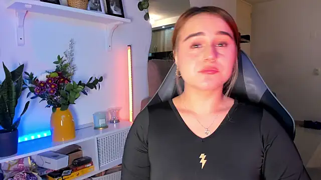 evy orange1 online show from 03.07.26