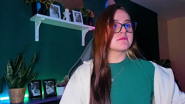 evy orange1 online show from 04.17.26