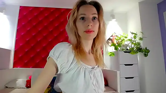 Snapshot of BarbieGoddess chatting on 02.09.25 BarbieGoddess online show from 02.09.25
