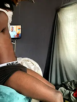 Snapshot of Thickdaddy3 chatting on 11.02.25 Thickdaddy3 online show from 11.02.25