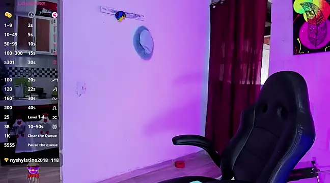 Snapshot of Sharon_hils chatting on 12.06.24 Sharon hils online show from 12.06.24