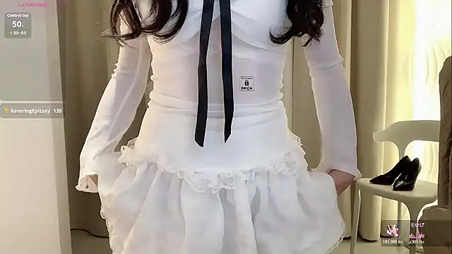 Snapshot of zhuzhu-520- chatting on 11.01.25 zhuzhu-520- online show from 11.01.25