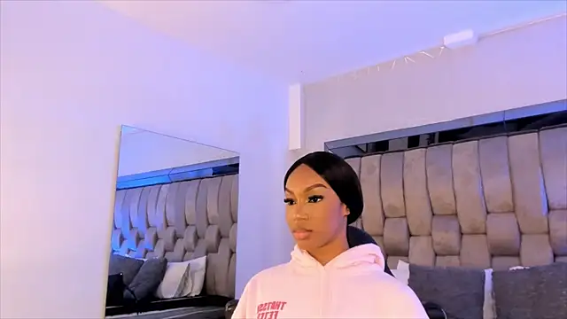 ChaynnaCooper online show from 02.10.25