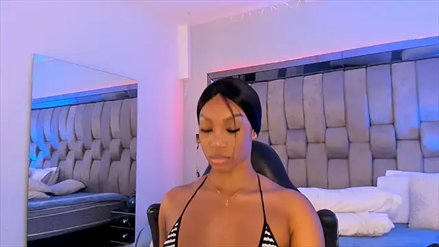 ChaynnaCooper online show from 02.19.25