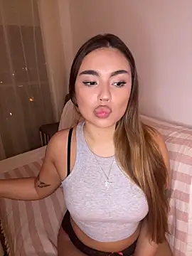 Snapshot of mint_melissaaa chatting on 12.19.24 mint melissaaa online show from 12.19.24