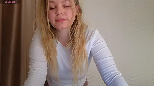 Milana15 online show from 04.15.26