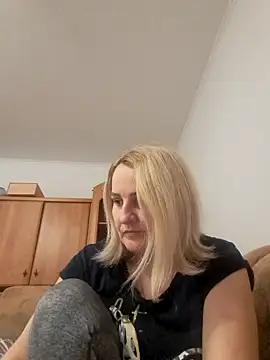 Malichkaanna30 online show from 12.18.24