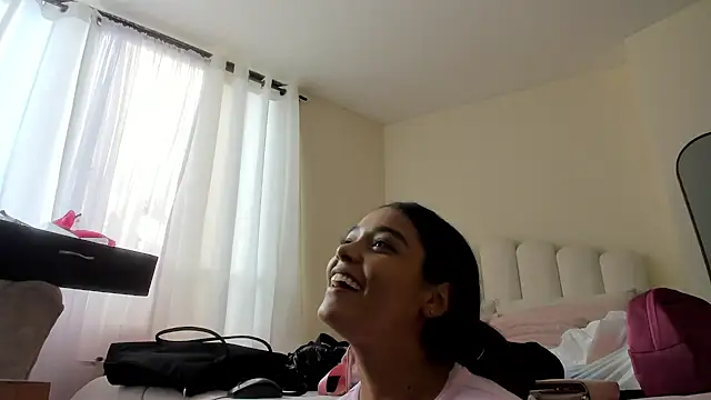 evely coelloo online show from 02.04.26