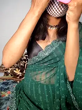 Snapshot of Raat_ki_rani_ chatting on 02.08.25 Raat ki rani  online show from 02.08.25