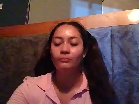 Snapshot of Nikkinata chatting on 10.29.25 Nikkinata online show from 10.29.25