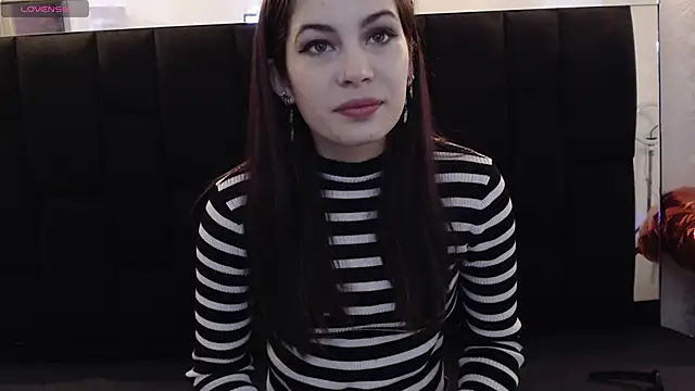  yuyi online show from 02.21.25