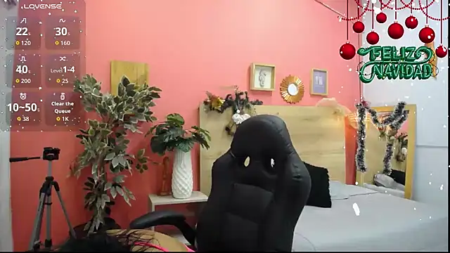 scarlet-foox online show from 12.20.25