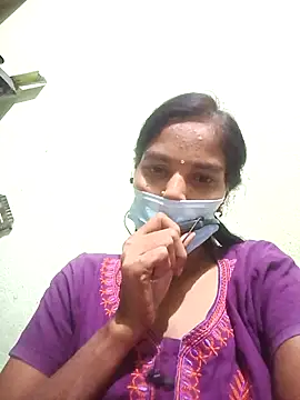 anusiya01 online show from 11.17.25