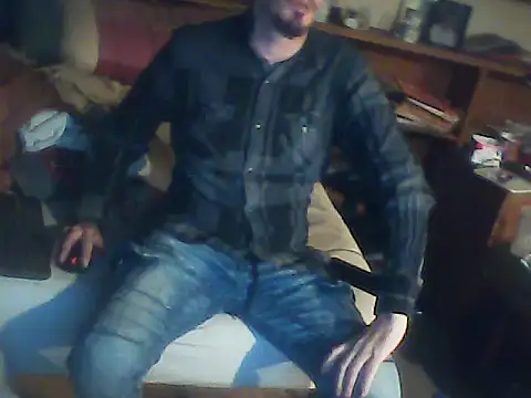 HOTMENVERYHOT online show from 04.26.26