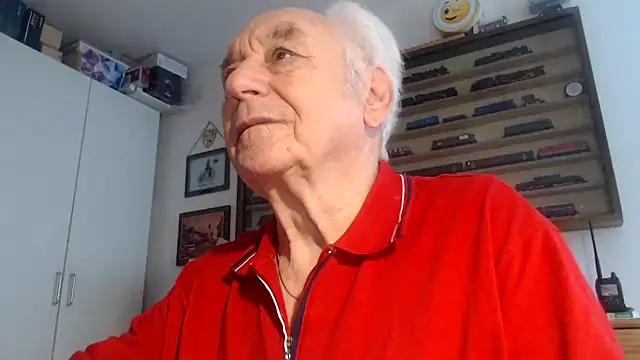 Snapshot of utilisasinus chatting on 11.02.25 utilisasinus online show from 11.02.25