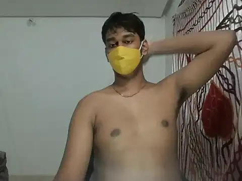 Snapshot of brownguy1234 chatting on 12.04.24 brownguy1234 online show from 12.04.24