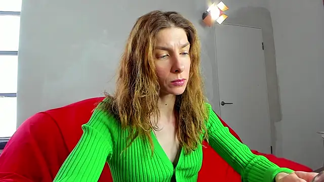 Snapshot of YourSuperModel chatting on 02.05.25 YourSuperModel online show from 02.05.25