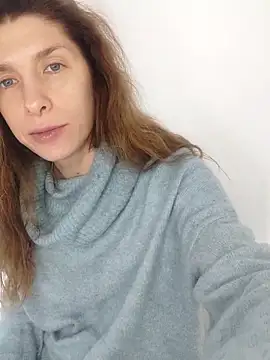 Snapshot of YourSuperModel chatting on 09.26.25 YourSuperModel online show from 09.26.25