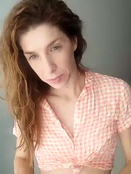 Snapshot of YourSuperModel chatting on 10.09.25 YourSuperModel online show from 10.09.25