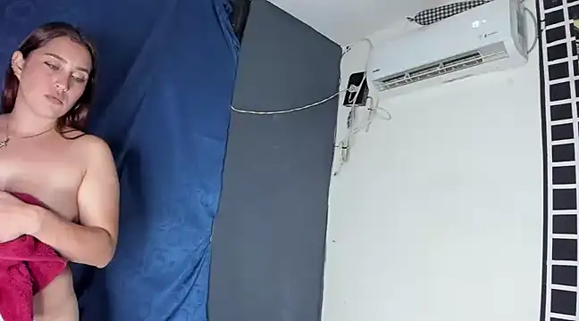 Snapshot of Zara_cum69 chatting on 02.12.25 Zara cum69 online show from 02.12.25