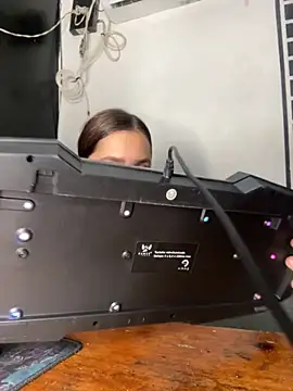 Snapshot of Zara_cum69 chatting on 09.17.25 Zara cum69 online show from 09.17.25