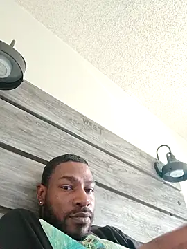 Snapshot of Mcoleman4642 chatting on 10.11.25 Mcoleman4642 online show from 10.11.25