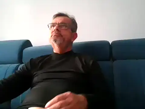 axecoman60 online show from 02.01.25