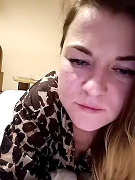 LunikaLunaX online show from 02.25.25