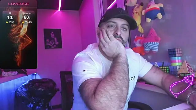 Snapshot of MAGABEAR077 chatting on 03.03.25 MAGABEAR077 online show from 03.03.25