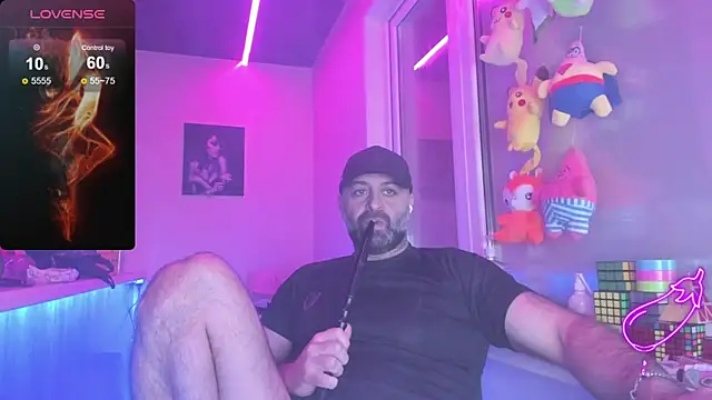 Snapshot of MAGABEAR077 chatting on 03.08.25 MAGABEAR077 online show from 03.08.25