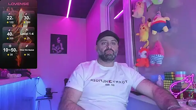 Snapshot of MAGABEAR077 chatting on 03.08.25 MAGABEAR077 online show from 03.08.25