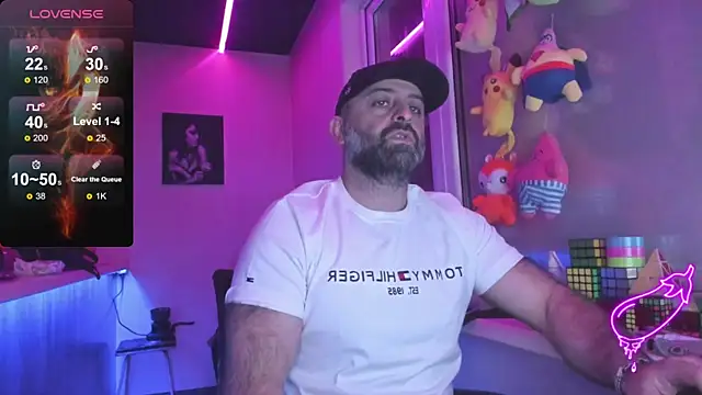 Snapshot of MAGABEAR077 chatting on 03.08.25 MAGABEAR077 online show from 03.08.25