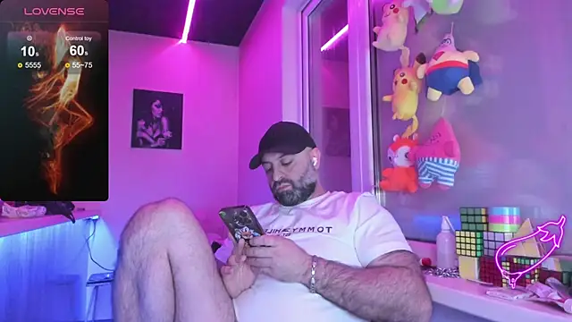 Snapshot of MAGABEAR077 chatting on 03.12.25 MAGABEAR077 online show from 03.12.25