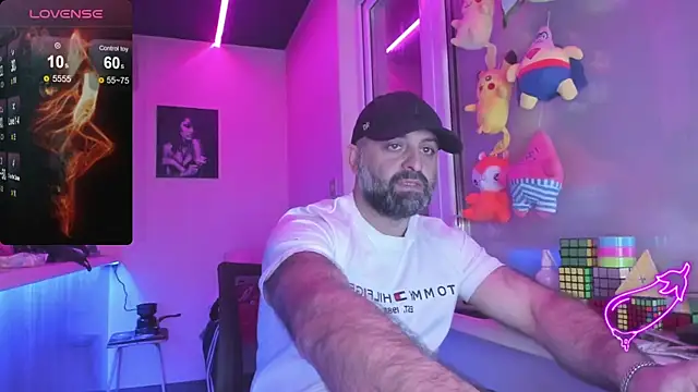 Snapshot of MAGABEAR077 chatting on 03.16.25 MAGABEAR077 online show from 03.16.25