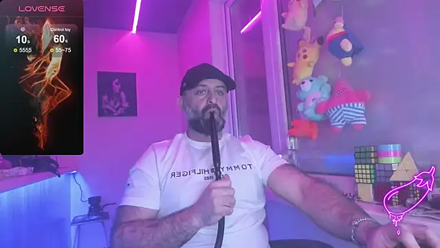 Snapshot of MAGABEAR077 chatting on 03.16.25 MAGABEAR077 online show from 03.16.25