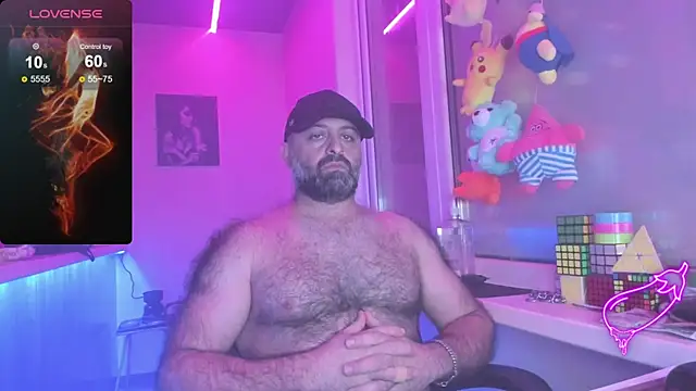 Snapshot of MAGABEAR077 chatting on 03.17.25 MAGABEAR077 online show from 03.17.25