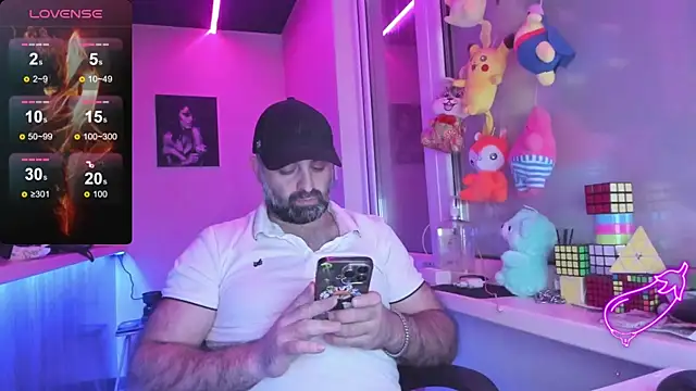 Snapshot of MAGABEAR077 chatting on 03.17.25 MAGABEAR077 online show from 03.17.25