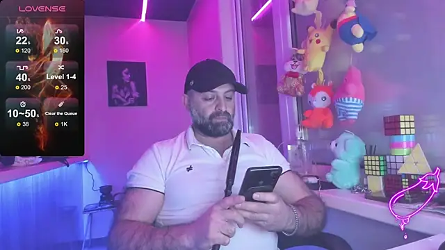 Snapshot of MAGABEAR077 chatting on 03.17.25 MAGABEAR077 online show from 03.17.25