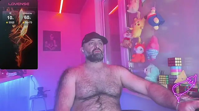 Snapshot of MAGABEAR077 chatting on 03.17.25 MAGABEAR077 online show from 03.17.25