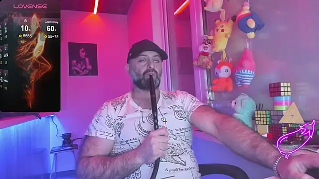 Snapshot of MAGABEAR077 chatting on 03.18.25 MAGABEAR077 online show from 03.18.25