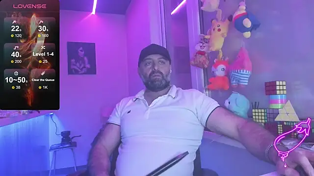 Snapshot of MAGABEAR077 chatting on 03.18.25 MAGABEAR077 online show from 03.18.25