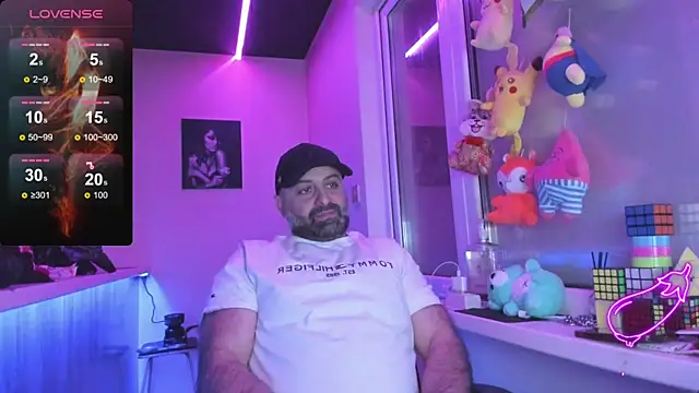 Snapshot of MAGABEAR077 chatting on 03.21.25 MAGABEAR077 online show from 03.21.25