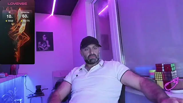 Snapshot of MAGABEAR077 chatting on 09.13.25 MAGABEAR077 online show from 09.13.25