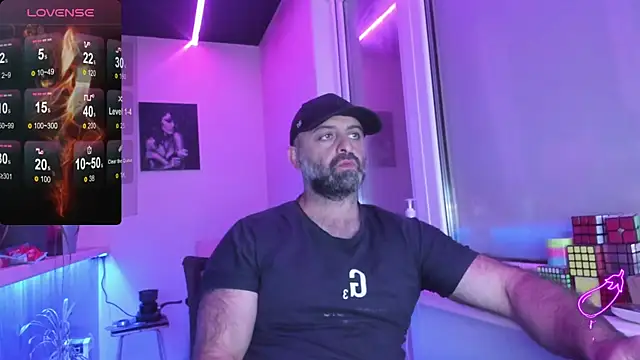 Snapshot of MAGABEAR077 chatting on 09.14.25 MAGABEAR077 online show from 09.14.25