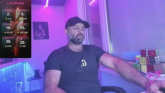 Snapshot of MAGABEAR077 chatting on 09.14.25 MAGABEAR077 online show from 09.14.25