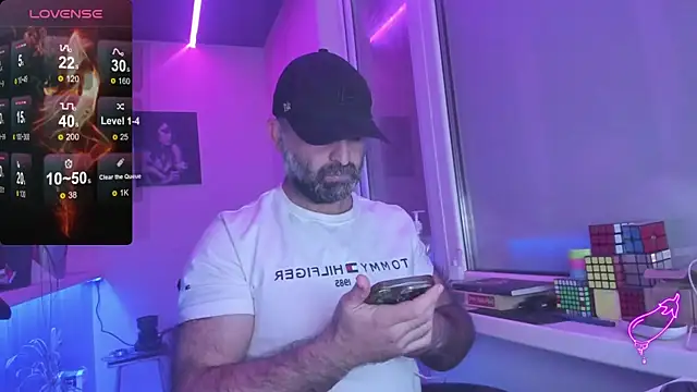 Snapshot of MAGABEAR077 chatting on 09.17.25 MAGABEAR077 online show from 09.17.25