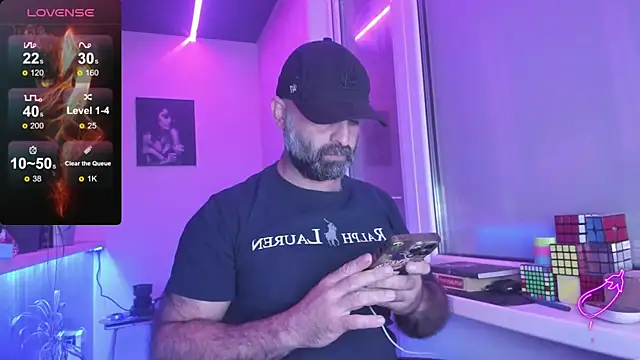 Snapshot of MAGABEAR077 chatting on 09.19.25 MAGABEAR077 online show from 09.19.25